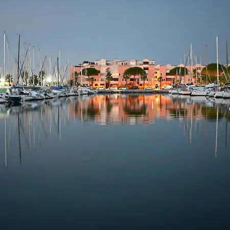 Hotel Les Ilots De *
